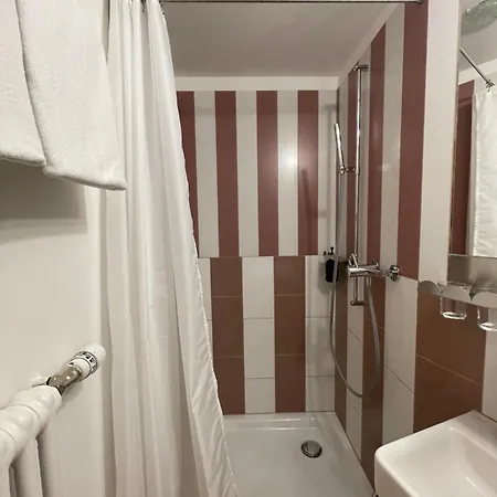 Pensionat Adler Garni Zernez